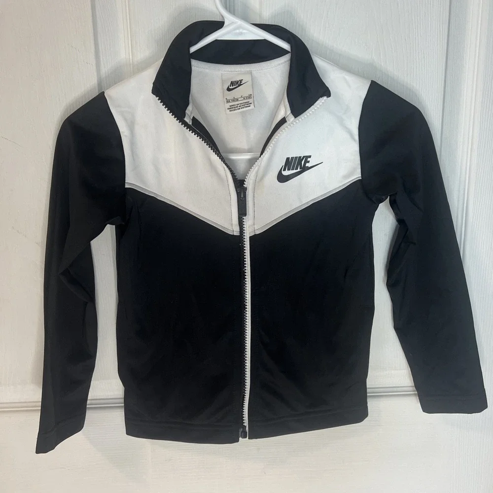 Nike Boys Toddler Zipup Jacket Size Size Small (4-5) Black and White‎ Swoosh